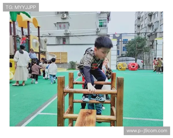 小孩在车库里踢足球快乐时光与成长的点滴回忆 小孩在车库里踢足球快乐时光与成长的点滴回忆